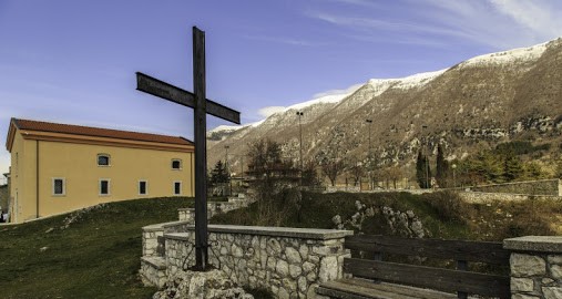 avviso riguardante gli orari di apertura del museo archeologico Antinum